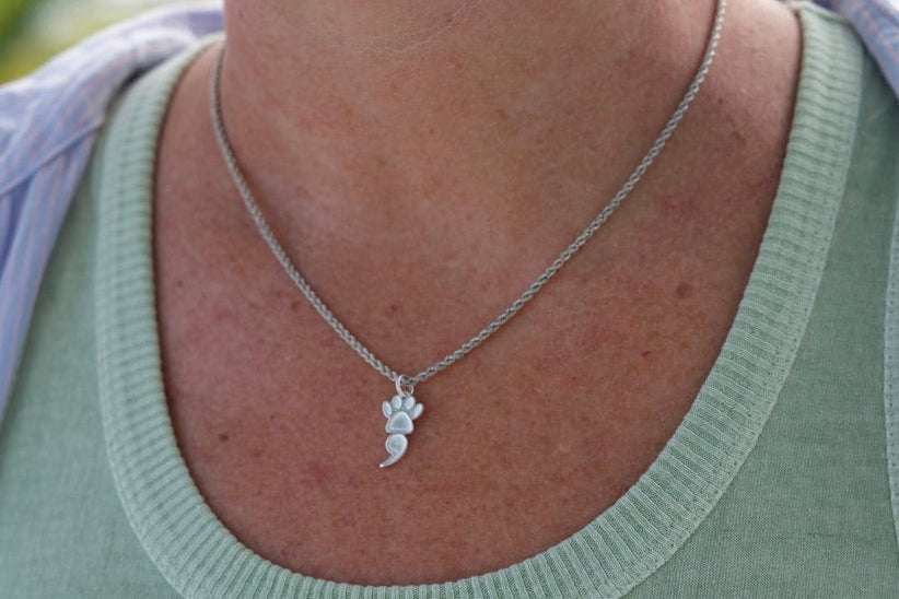 19mm Outlined Pawmicolon Pendant